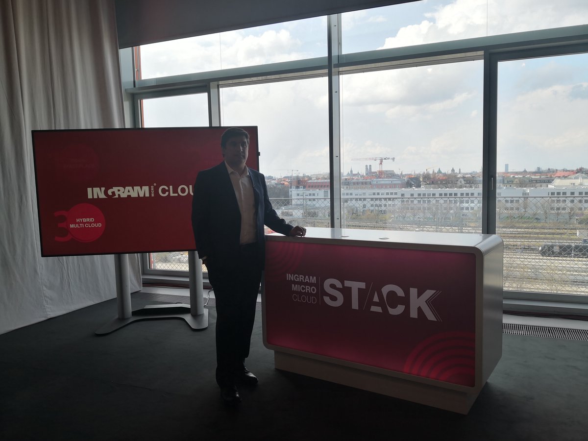 IngramMicroDE's tweet photo. Zum Abschluss von #ingrammicrostack klärt der Spezialist für Cybercrime und Prävention, Cem Karakaya, was James Bond mit Cyberkriminellen gemeinsam hat: https://t.co/FMIJAzMxXl https://t.co/HNxzeUpnOZ