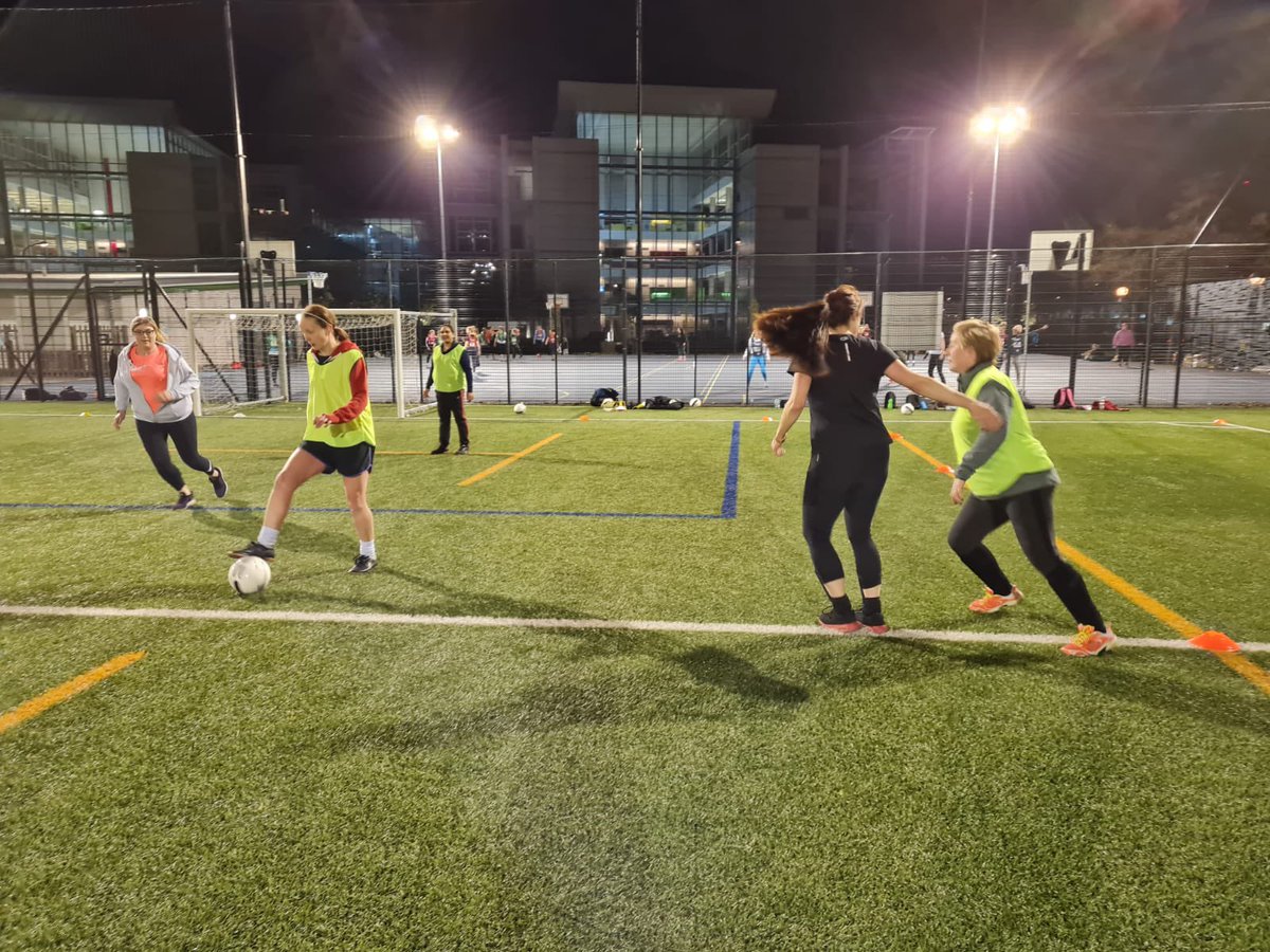 Roman Rangers Over 30s Women’s training started last night with a fantastic turnout - thanks to @K8davids0n for running the session