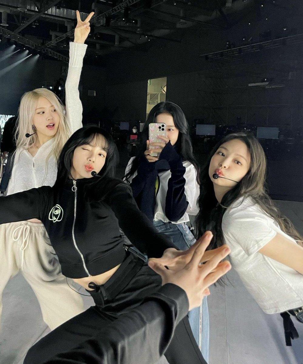 jenniedaylight's tweet photo. https://t.co/eCiCfzSDRi