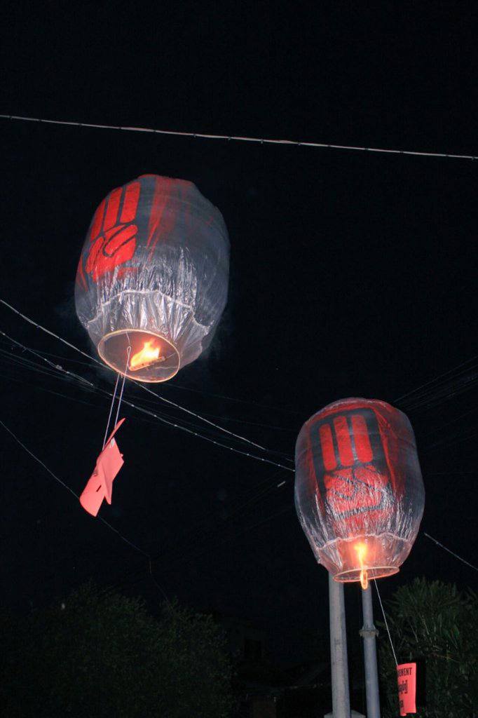 AungThi25's tweet photo. Three-fingers salute sign printed hot air balloons Strike as an anti-coup protest in Taunggyi.
FREEDOM OF SPEECH
#Apr15Coup
#WhatsHappeningInMyanmar https://t.co/uS4dzgpClY https://t.co/9djhYmuhvS