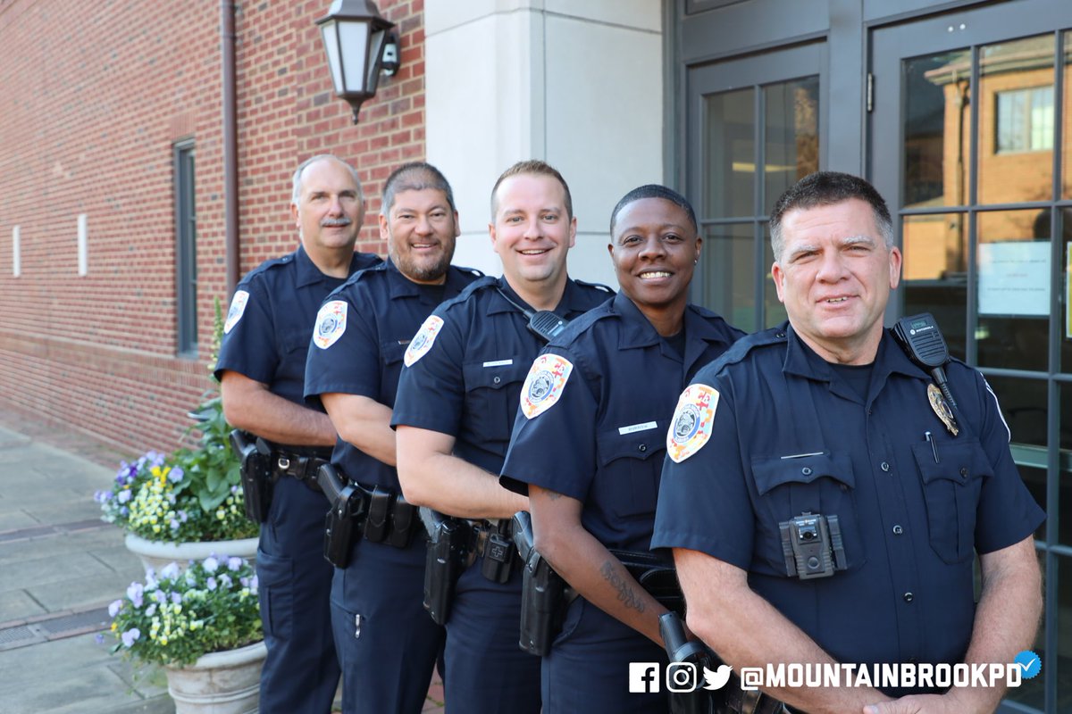 mountainbrookpd's tweet photo. All smiles as we celebrate National Autism Awareness Month. Our SRO’s are sporting the Autism Awareness Patch in support of Autism Spectrum Disorder research. We’re committed to remaining aware to best help those in crisis and those who champion this disorder. #BlueforAutism #M https://t.co/Giy6UX3MwW