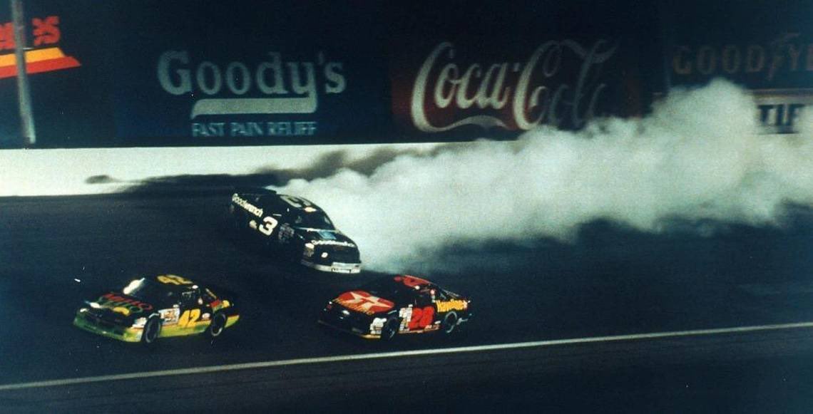 SethSharp35's tweet photo. Woke up thinking about how beautiful and rare night races were in the 90s.

..and look at those cars GLOW. 😍 https://t.co/6cI3eZaxcP