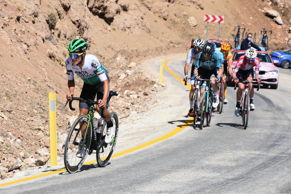 🇹🇷🇪🇸 <a href="/Jhojangs/">Jhojan</a> cumplió su objetivo de pelear con los mejores en la etapa reina de #TUR2021. El colombiano ha concluido 5º y se posiciona 4º de la general.

☔️ En #VCV2021 las caídas impidieron a <a href="/jonaberasturi/">Jon Aberasturi Izaga</a> disputar el sprint.

📝 bit.ly/32uWWmp

📸 <a href="/ImanolLlucia/">Imanol Llucia</a>