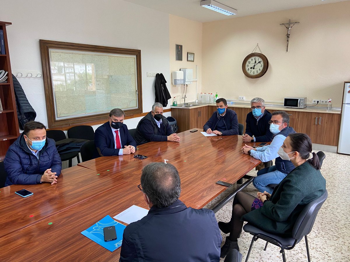 populares albayzin (@ppalbayzin) on Twitter photo En la mañana de hoy hemos mantenido un encuentro con la dirección de <a href="/AMSanCristobal/">Ave M. San Cristóbal</a> y <a href="/FP_SanCristobal/">FP San Cristóbal</a> en la que nos trasladan las mejoras necesarias para garantizar la seguridad vial de los escolares. Gracias por este encuentro de trabajo.. En la mañana de hoy hemos mantenido un encuentro con la dirección de <a href="/AMSanCristobal/">Ave M. San Cristóbal</a> y <a href="/FP_SanCristobal/">FP San Cristóbal</a> en la que nos trasladan las mejoras necesarias para garantizar la seguridad vial de los escolares. Gracias por este encuentro de trabajo..