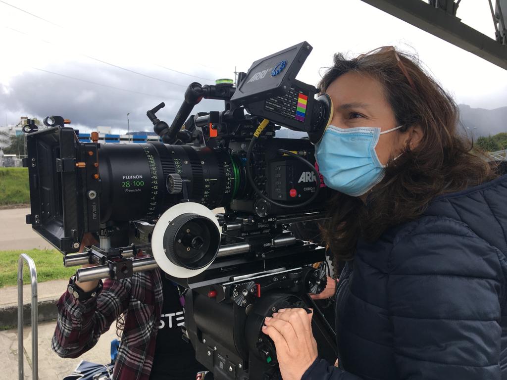 FUJIFILMProd's tweet image. Adriana Bernal Martínez AFDC, president of the Colombian Society of Cinematographers, on location in Colombia testing FUJINON PREMISTA lenses. #lenstest #lenstesting #cinematography #fullframe