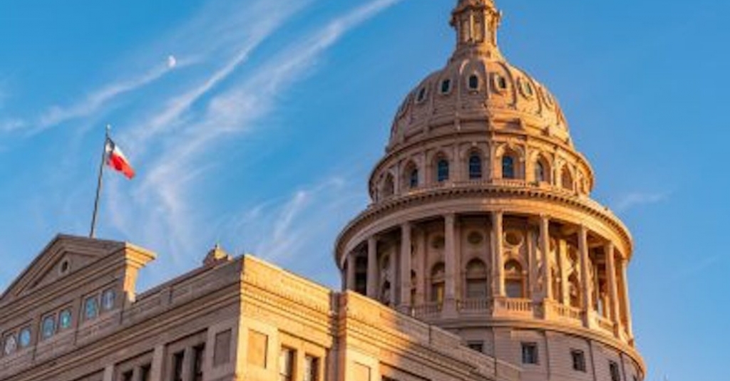 MillettRealtor's tweet photo. Working with buyers in the nation's hottest housing market - HousingWire https://t.co/zmK3rKiS8X https://t.co/3YejOBO2bn