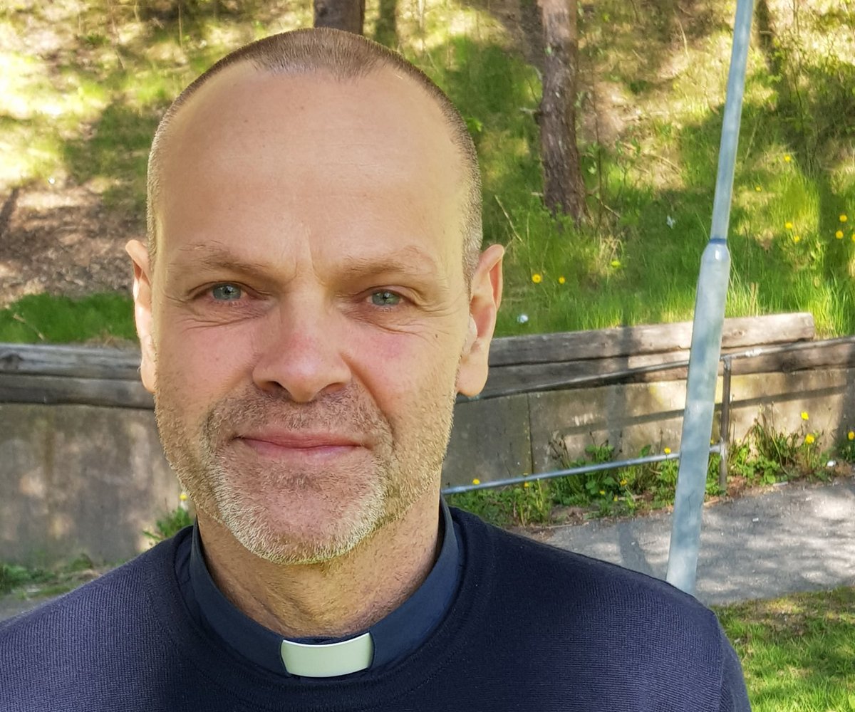 Vi ger er nästa medverkande på Idédagen 9 oktober: Henrik Törnqvist,församlingsherde/utvecklingsstrateg i Bergsjöns församling, Göteborg. "Jag kommer att prata om professionalitet – på gott och på ont.."
Vi ses i Södertälje eller online! 🙏 #idédagen2021 #ideellkyrka