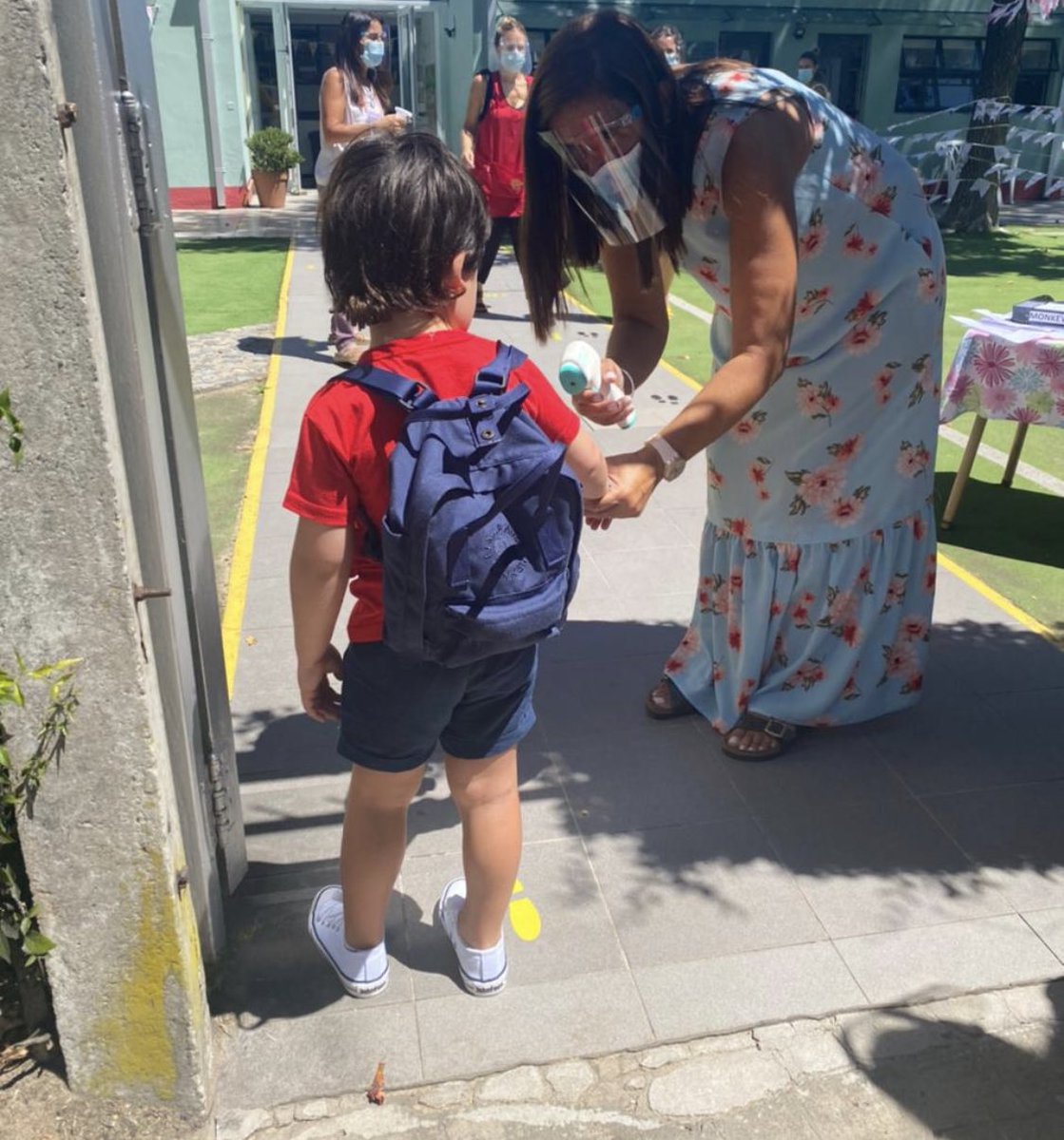 “Hay que ir a las escuelas a ver cómo los chicos juegan a cambiarse el barbijo” 
Por qué no vas a la plaza a ver cómo comparten la birra? O a los bares a ver cómo se sientan pegados? Y también a los colegios a ver cómo nuestros niños inocentes se adaptaron a todo y CUMPLEN?