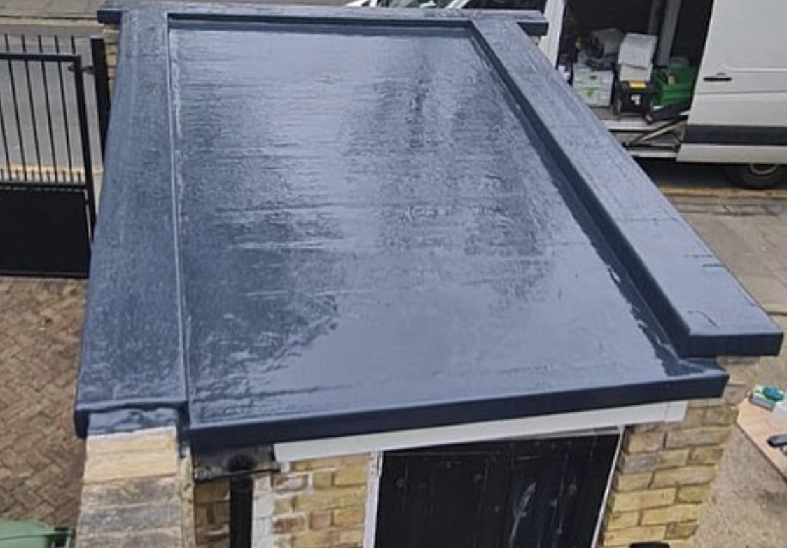 TopsealSystems's tweet image. New Topseal applied GRP roof installation in Ealing by Roche Construction #grproof #fibreglassroof