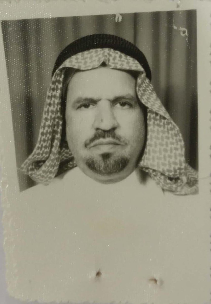 malqorais's tweet photo. من أولئك الأحبة على قلبي ولايزال فراقهم وذكراهم في قلوبنا (خالي ووالدي الشهم ابودرهم علي بن سعد الشهراني )غفر الله له وأسكنه فسيح جناته كان كريمآ في زمن الفقر شرع بابه للقريب والبعيد، كنت اتصل به وانا خارج الوطن للسلام عليه تسبق دموعه قبل كلامه ! بقي أثره وعلمه الغانم بين محببة https://t.co/SRsS7nCCYd