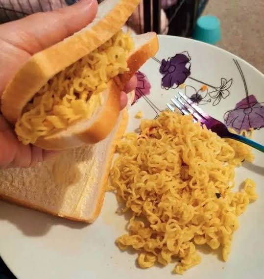 banditmaghrib's tweet photo. @notyourbabybooo But why do pinoy eat like this? https://t.co/ZMYUEP0zzA