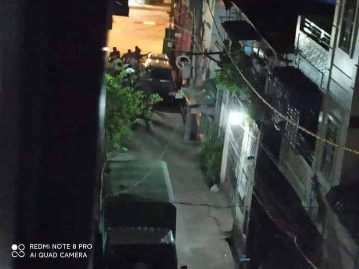 mp2_suunge's tweet photo. Military terrorists raided Thamine 2 ward, Mayangone Tsp and tried to abduct innocent civilians around 9:14 pm. FREEDOM OF SPEECH #Apr15Coup #WhatsHappeningInMyanmar https://t.co/H8MrPGWnsD https://t.co/2Pwlo52r1R