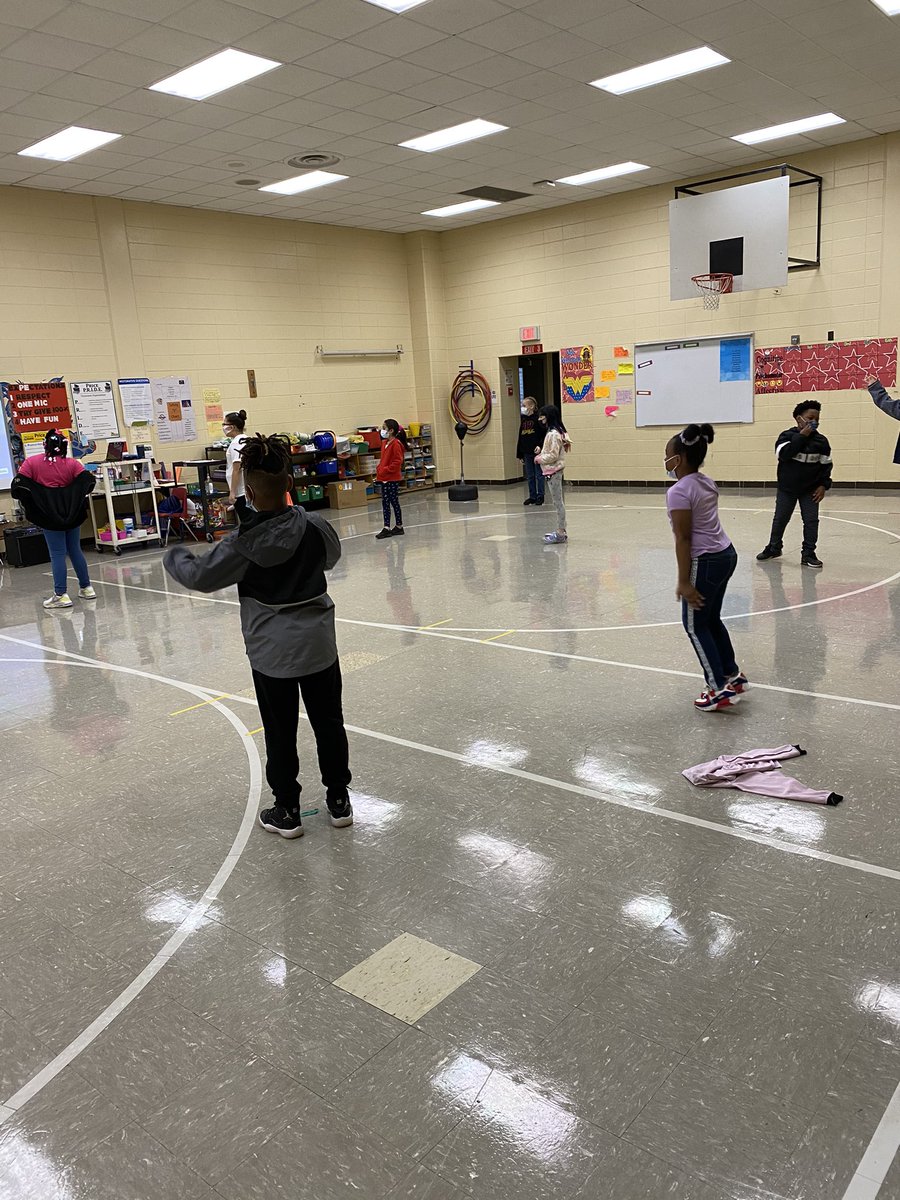 PriceOwls's tweet photo. When @MalonePE4US is at a conference, @crystoannielib steps up to cover PE and the students don’t miss a beat. #teamworkmakesthedreamwork #thepriceway https://t.co/2tMB6Nbpwz