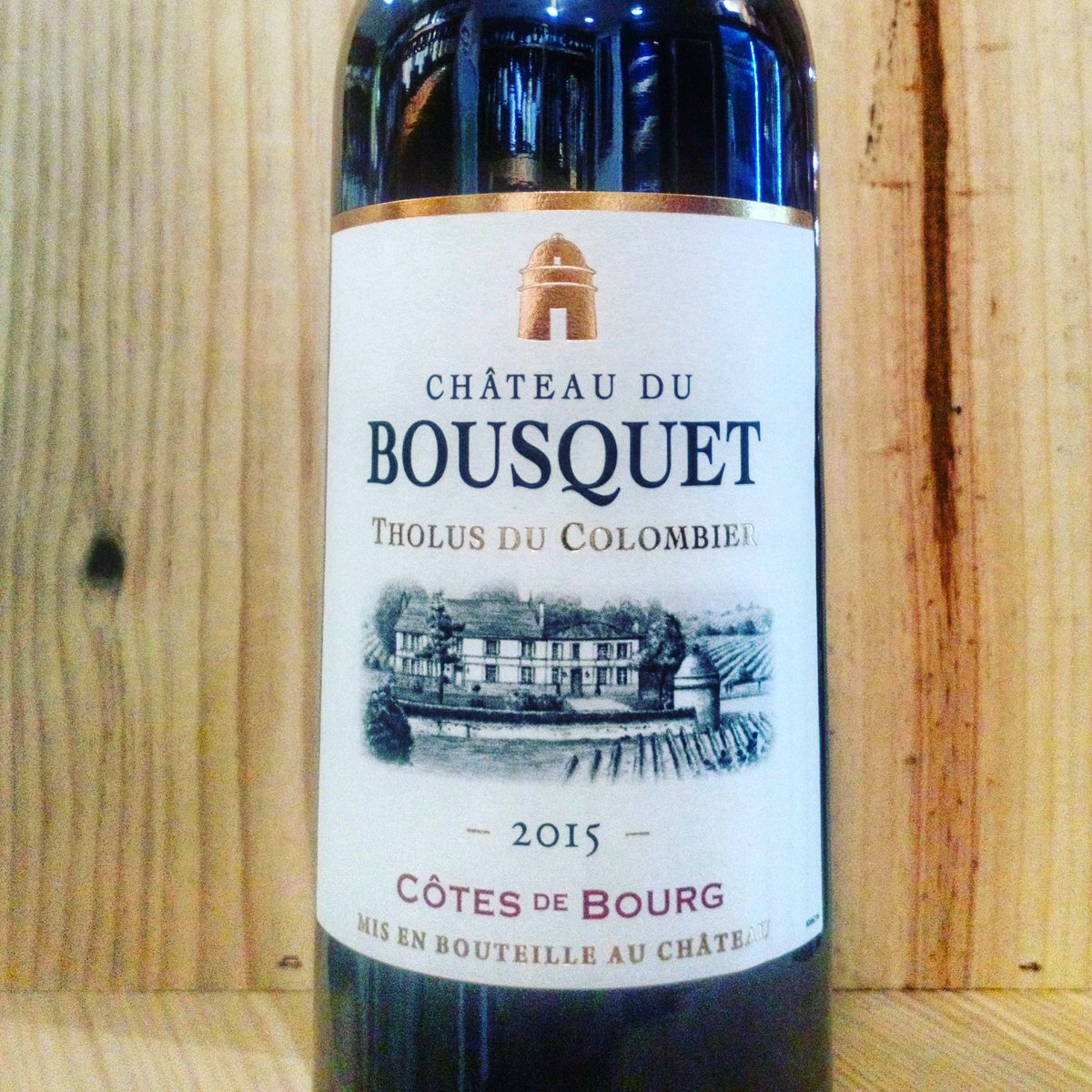 Just perfect for this dull day!
🍷🍷🍷🍷🍷🍷🍷🍷
Château du Bousquet Tholus du Colombier 2015
#chateaudubousquet #tholusducolombier #france #bordeaux #cotesdebourg #spiritedwines #perfectevening #cheeseandwine #thursdaywine #winetime #relaxedmood #winepartner #london #redwinemood
