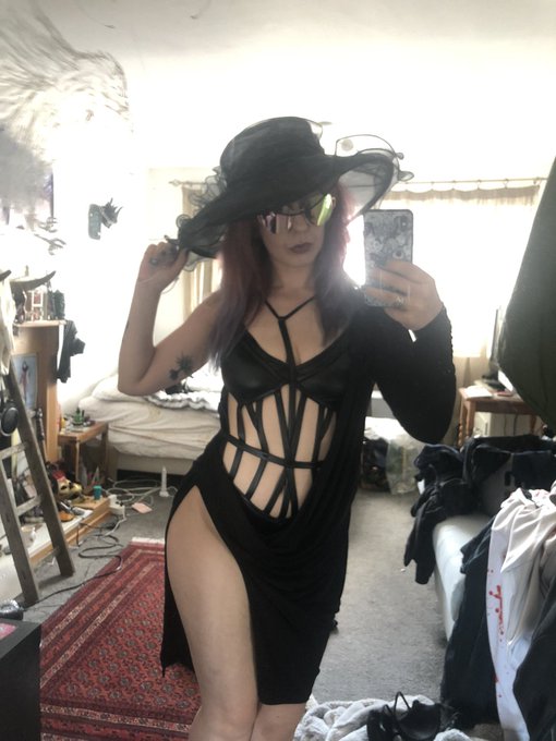 Living my Morticia fantasy https://t.co/aW5JgwfIYb<a href="/tag/onlyfans"class="tags"><span>#onlyfans</span></a><a href="/tag/onlyfan"class="tags"><span>#onlyfan</span></a><a href="/tag/onlyfans_girl"class="tags"><span>#onlyfans_girl</span></a>