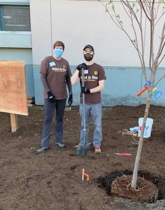 kdfize's tweet image. Great day to plant trees at the Bybee Lakes Hope Center with @FriendsofTrees @EarthDayNetwork @UPS_Foundation #GreatGlobalCleanup