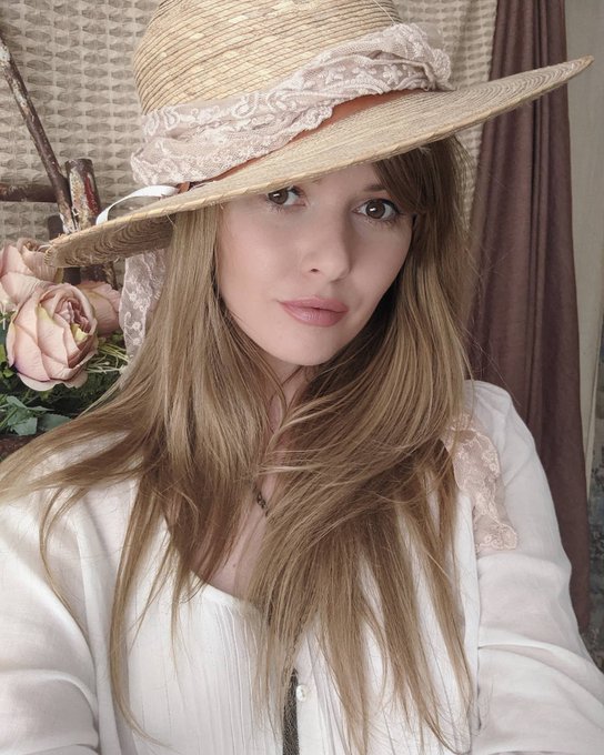 It's nearly Friday 🤎 #spring #summer #selfie x https://t.co/Hxlq5rpEBj<a href="/tag/spring"class="tags">#spring</a><a href="/tag/summer"class="tags">#summer</a><a href="/tag/selfie"class="tags">#selfie</a>