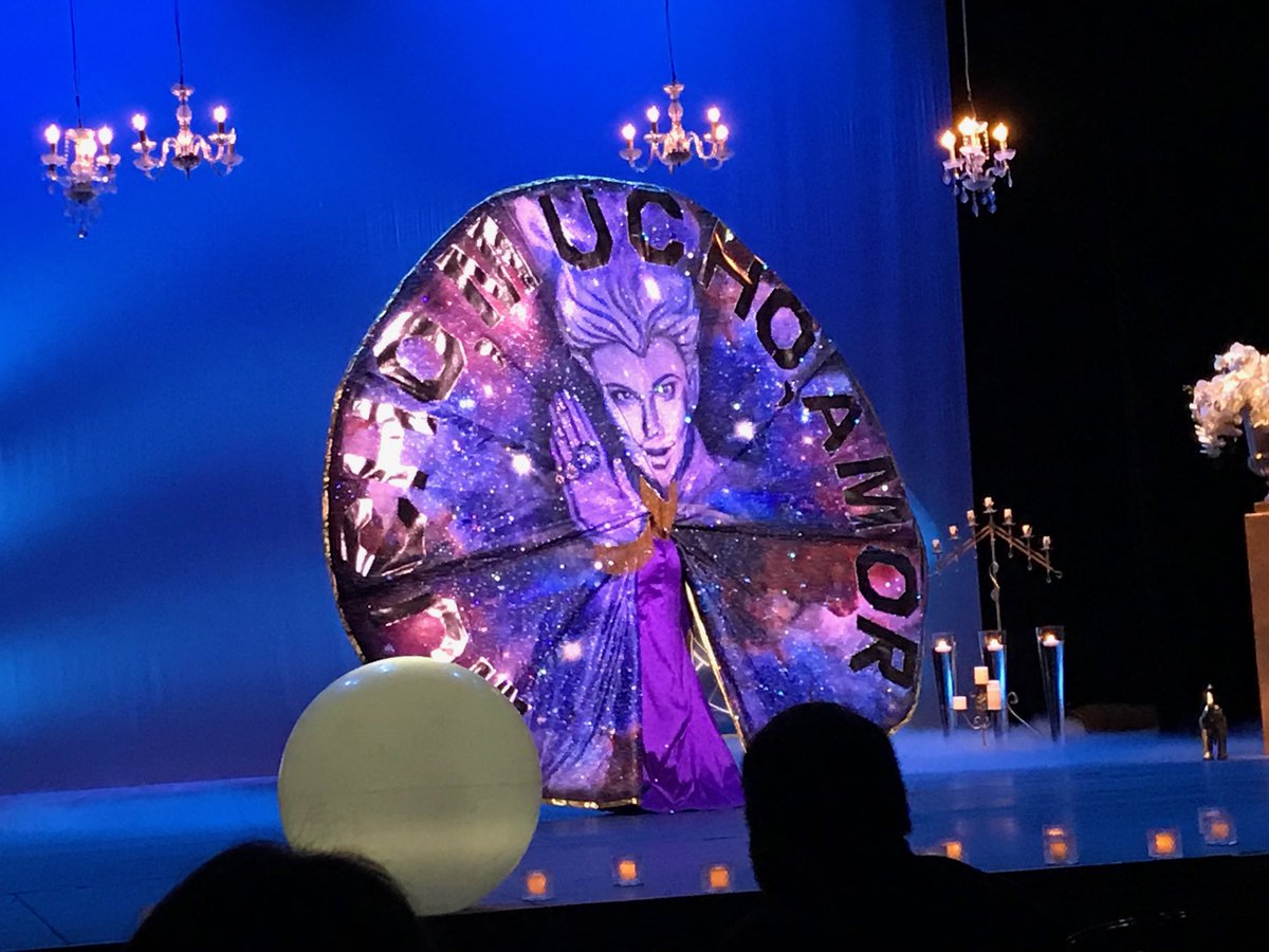 Yomaris Rodriguez (@yomarisr) on Twitter photo Otras vistas del traje típico de Estefanía Soto, Miss Universe Puerto Rico 2020, inspirado en Walter Mercado. <a href="/VoceroPR/">El Vocero de Puerto Rico</a> Otras vistas del traje típico de Estefanía Soto, Miss Universe Puerto Rico 2020, inspirado en Walter Mercado. <a href="/VoceroPR/">El Vocero de Puerto Rico</a>