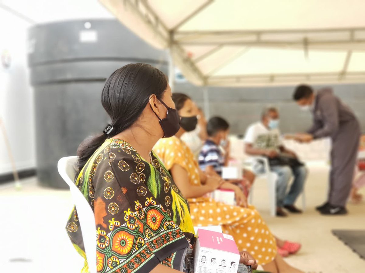 WorldVisionCO's tweet photo. Jornada de caracterización y entrega de tapabocas en el centro transitorio solidario en Maicao, La Guajira. Estamos vinculando comunidades donde niñas y niños puedan tener un espacio amigable y promover el reconocimiento de sus derechos #EsteEsTuLugar #WorldVisionCo https://t.co/Wni4hmoA9z