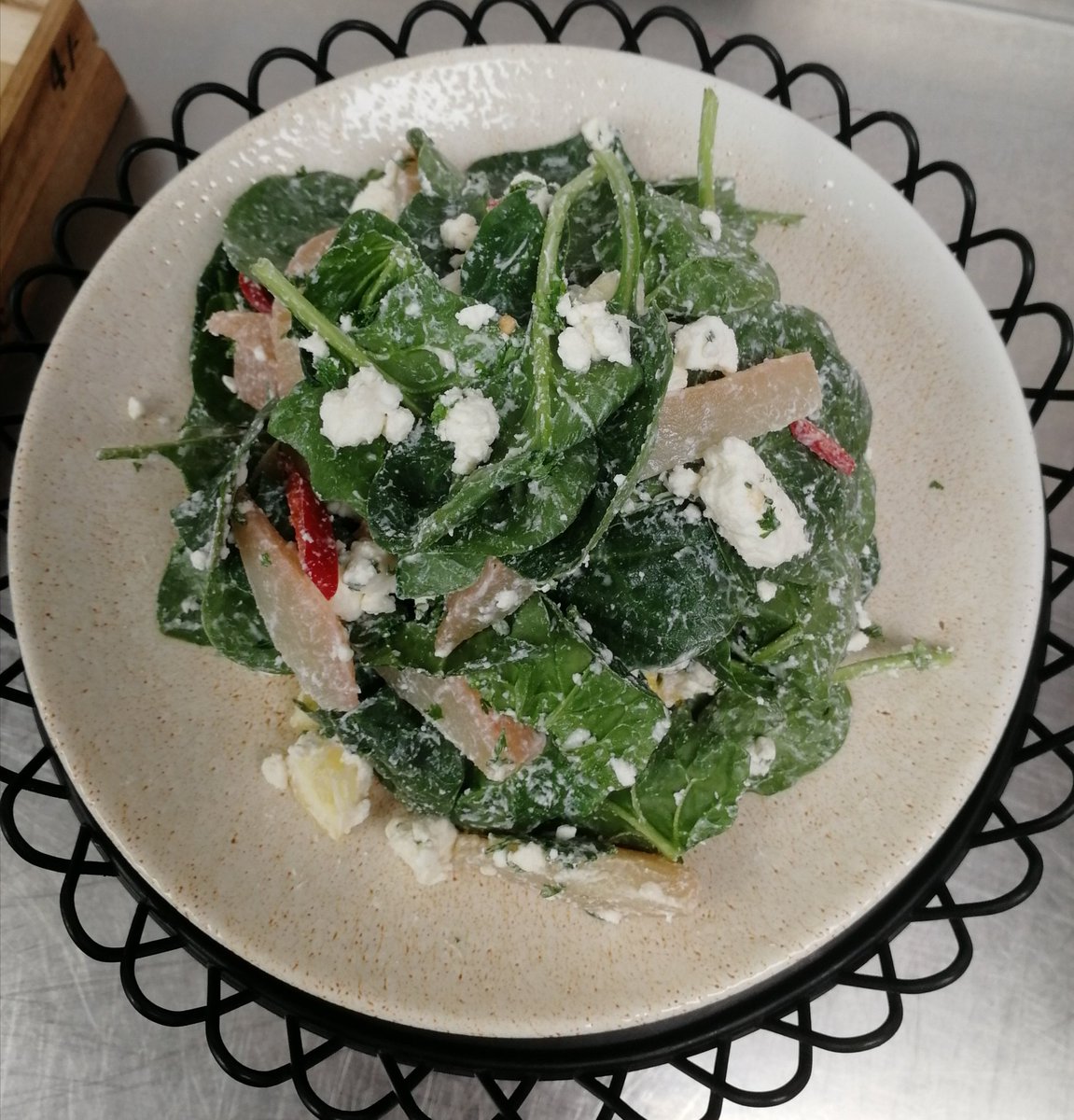 Some beautiful, vibrant and mouth watering dishes here to compliment today's menu, love, live food 🙌 <a href="/UppinghamSchool/">Uppingham School</a>  <a href="/OxfordAndrew/">Andrew Oxford</a> @ChefSi71 @chefysimon <a href="/HolroydHowe/">Holroyd Howe</a>