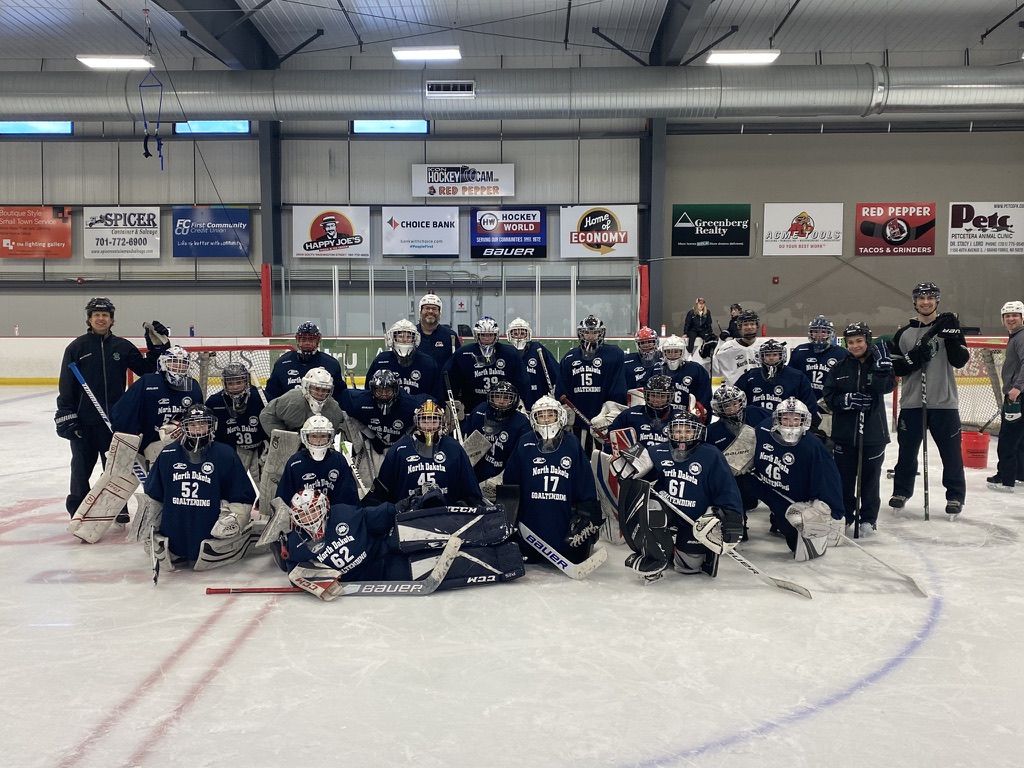 #TBT to a couple weeks ago - great time collaborating with other ND goaltenders and coaches at the North Dakota High Performance camp 💪
.
.
.
#goalies #goaliecoaches #NoDakGoaltending #NDProud #NorthernPlainsDistrict #letsgo