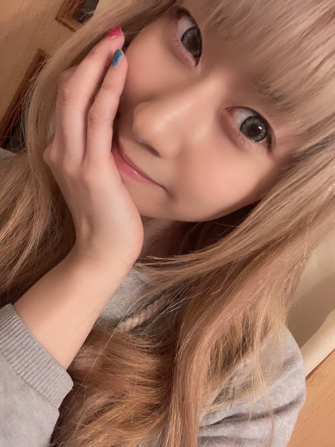 七星じゅりあ ななほし やってみたかったんだよねーw みんなはどっちの私が好き さて寝るか 明日はライブ前にシルビアちゃんのエンジンルームキレイにするよー W みんなおやすみ これがこう 七星じゅりあ スッピン フルメイク