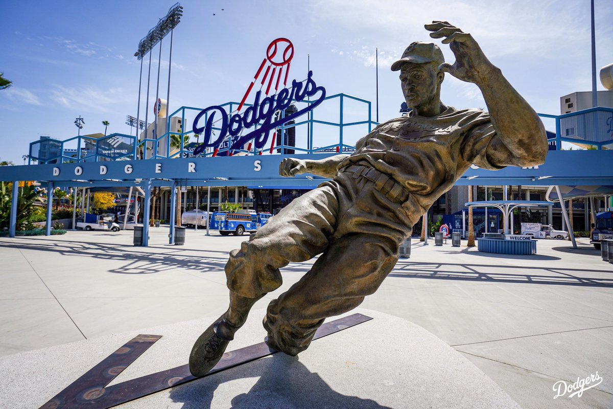 Dodgers's tweet photo. Legend. #Jackie42 https://t.co/VcBeyOLxOe