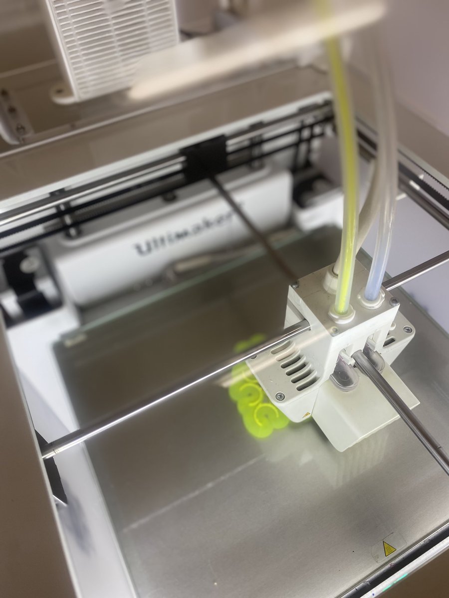 Fablab Héphaïstos - GH Paris Saclay - AP-HP (@fablabbicetre) on Twitter photo Rencontrer un problème d’usage d’un outil dans son service, le modéliser au Fablab et repartir avec sa pièce sur-mesure en #impression3D 🤜🏼🤛🏼
#FablabHospitalier #cadredesanté #neurochirurgie #soignants #mediation #numerique #DIY <a href="/EckerleinG/">Eckerlein Guillaume</a> <a href="/Hopital_Bicetre/">Hôpital Bicêtre AP-HP</a> Rencontrer un problème d’usage d’un outil dans son service, le modéliser au Fablab et repartir avec sa pièce sur-mesure en #impression3D 🤜🏼🤛🏼
#FablabHospitalier #cadredesanté #neurochirurgie #soignants #mediation #numerique #DIY <a href="/EckerleinG/">Eckerlein Guillaume</a> <a href="/Hopital_Bicetre/">Hôpital Bicêtre AP-HP</a>