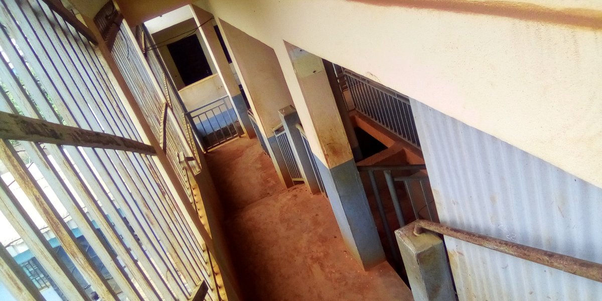 SolutionStanda3's tweet image. facebook.com/10626392440309…

Cité a vendre a dschang revenue annuel du loyer : 5.000.000f visiter le lien pour plus d'informations