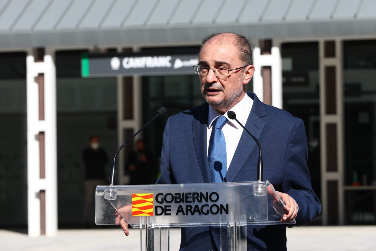 JLambanM's tweet photo. Inauguración de la estación de #Canfranc, paso importante hacia la reapertura total de la línea #PauZaragoza. Reforzará la logística aragonesa y será un nuevo motor del turismo del #Pirineo, junto con los ya existentes @abalosmeco @pepesoro #IsabelPardo https://t.co/pPdlx6xAtS