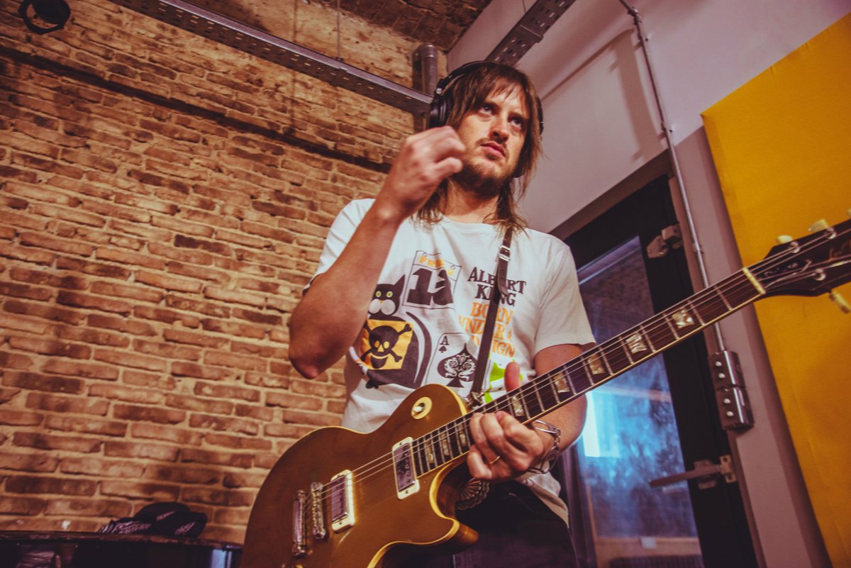 El inquieto <a href="/pildelvillar/">Pil del Villar</a> inicia su carrera solista y versiona a #RonWood 

👉👉👉bit.ly/3wYrXwV
en 👉 musikologia.com