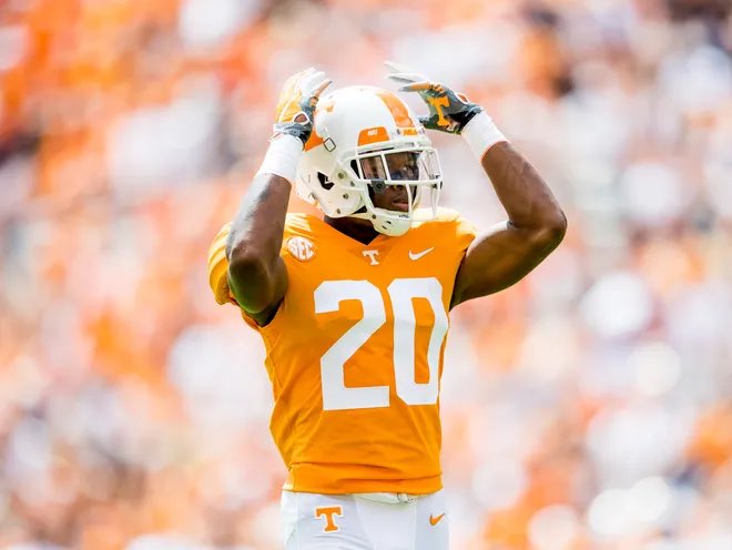 Jordan_castell's tweet photo. Blessed to receive an offer from the University of Tennessee #Vols @luc_brian @WestOrangeFB @OS_ChrisHays @SeanW_Rivals @247recruiting @247Sports @larryblustein @CertifiedDawgAG @Excelspeed12 @247Sports @247recruiting https://t.co/T1rHOjeLp5