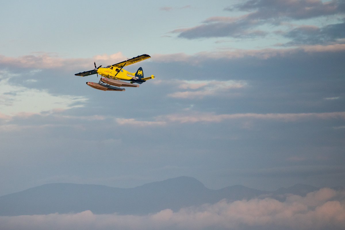 HarbourAirLtd's tweet photo. Hey Vancouver! Did you hear something buzzing in the sky last night?! Another successful ePlane test flight in the books! We like to celebrate Earth Month in ePlane green style😎 #EarthMonth #ElectricAviation #MagniX https://t.co/jqSvp0aYhm