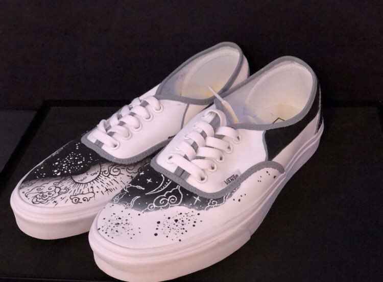 ARTSGTHS1's tweet photo. The votes are in! Asha Smith and Madison Ledbetter will represent GTHS A. R. T. S. Academy in the next round of the 2021 Vans Custom Culture Contest! @MsNyreeClark https://t.co/eg2Ub0Unzb