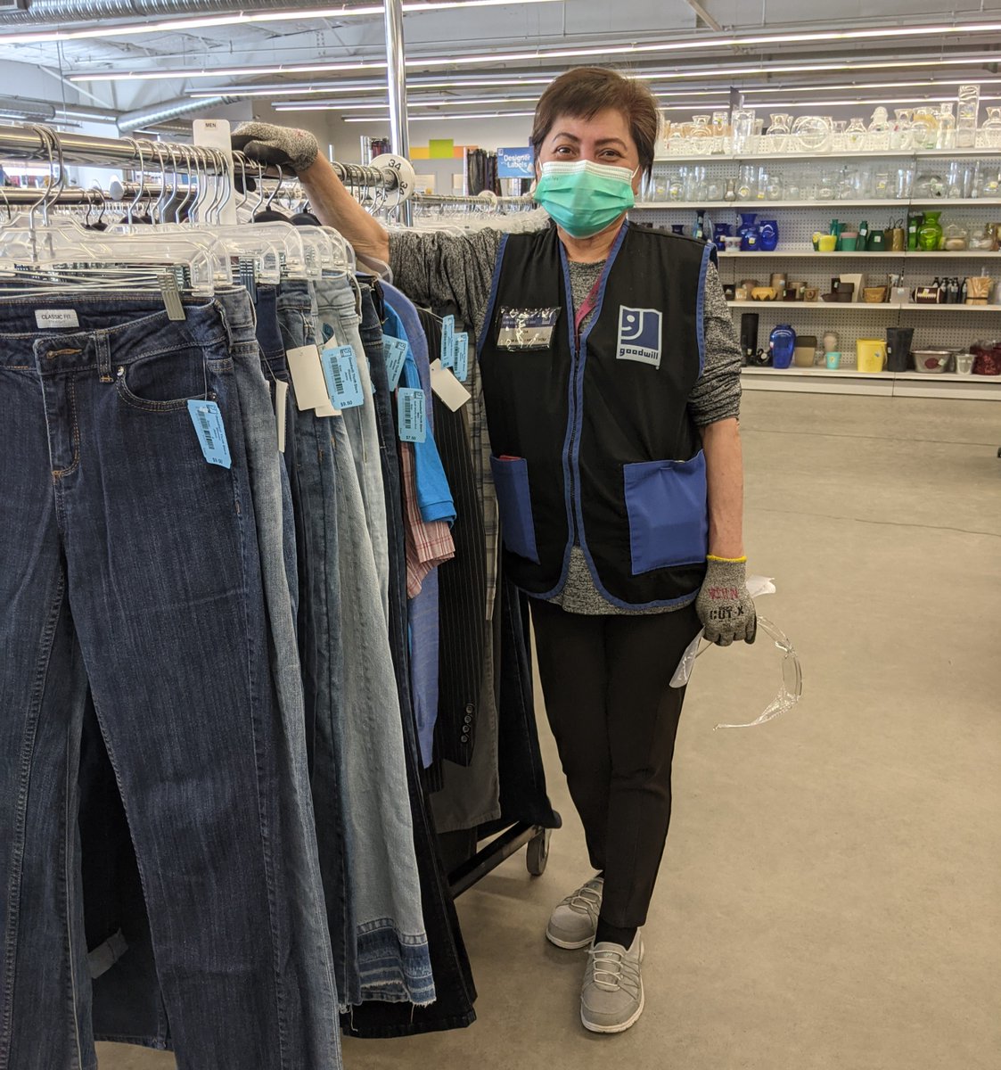 GoodwillAB's tweet image. Say hi to our team member Nilda! She's been with Goodwill in 
Calgary for 7 years. You'll see her smiling eyes around our Chinook store, helping you thrift. 😁 #teamgoodwill