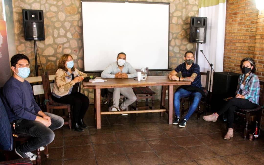cdvillademerlo's tweet photo. Se realizó la primera reunión del Consejo Municipal de Seguridad #COMUSE @alternativa993 @JAlvarezPinto @GastonFonse @TITINANICOLETTI @matymoron10 @infomerlo @corredornoticia #VilladeMerlo #seguridad https://t.co/iMVk6jmJRD
