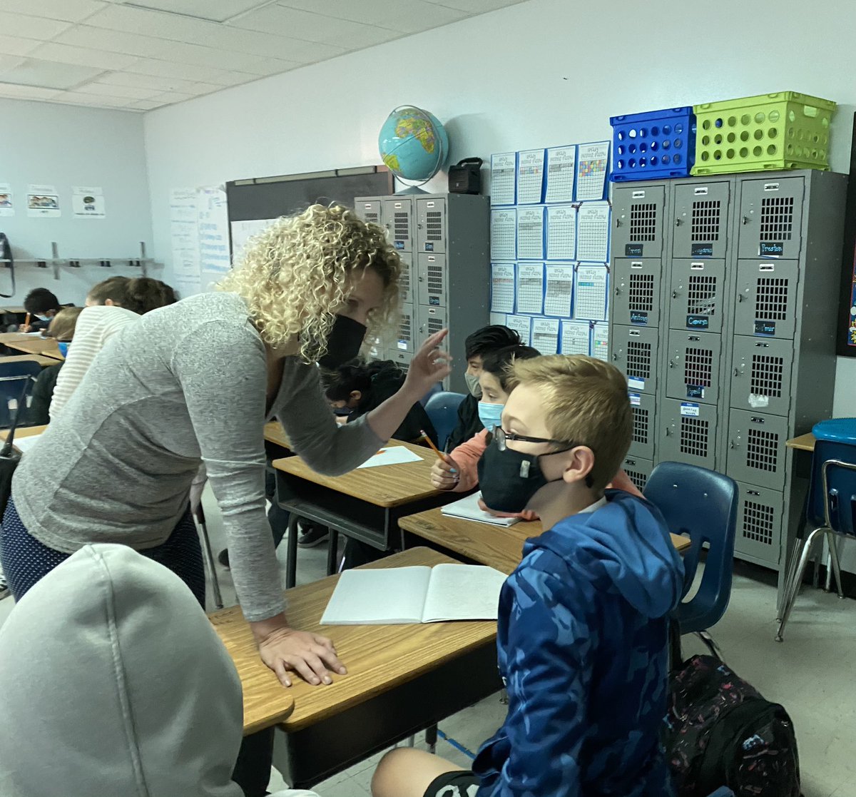 Out and about this morning and spotted @mrsajsmith1 modeling a math lesson in 5th grade! The kids loved having their amazing principal lead instruction about solving for volume. <a href="/FultonZone5/">Angela Parham</a> <a href="/cyd1223/">cydney rolle</a>