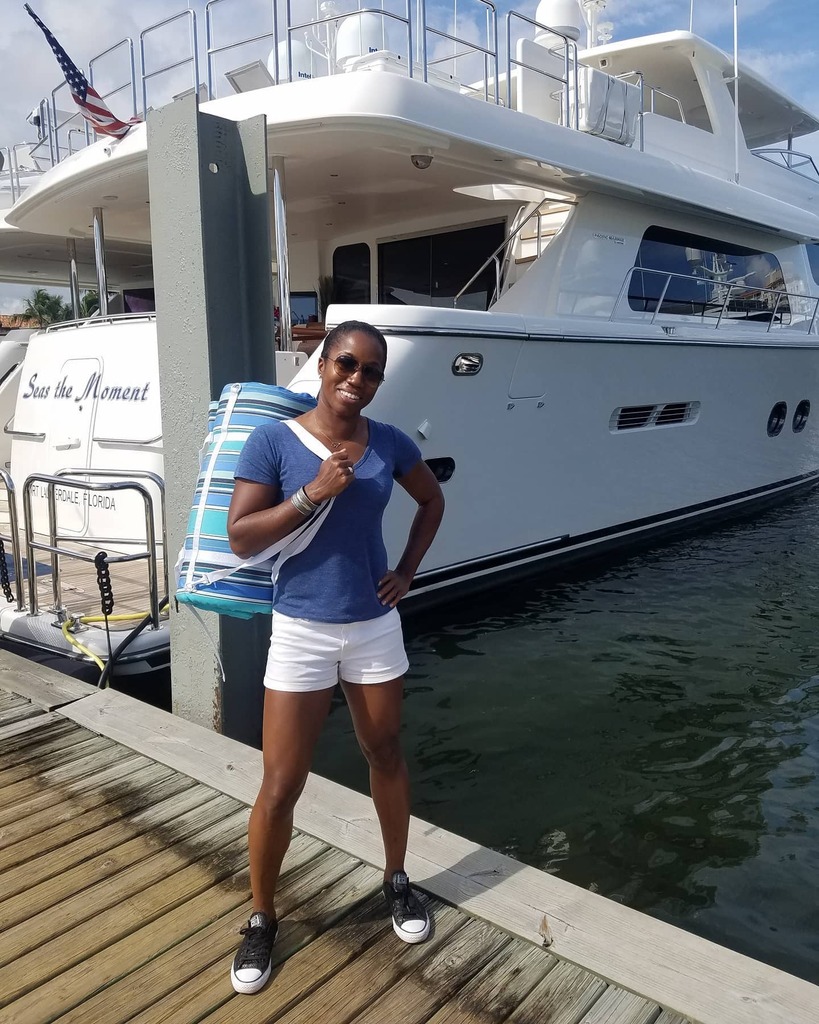 adriennethe10's tweet photo. Throwing it back to #YachtLife with my @thesolmat. #SummerIsComing👙😉
🏖
🏖
#SeasTheMoment #SolMat #SummerFun #AdrienneThe10 https://t.co/3fLFy5C7lz https://t.co/fnviEZEhiq