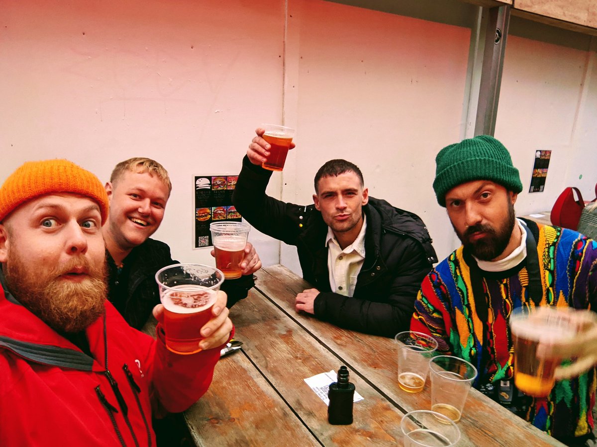 IamTomWalker's tweet image. First pint.... Absolutely glorious! Cheers everyone 🍻