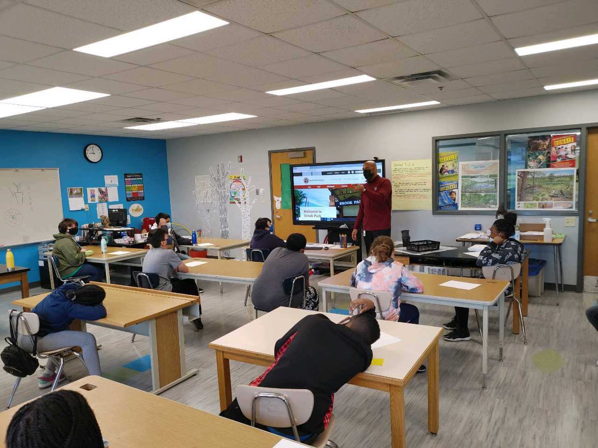 LC Freshmen School tweet media