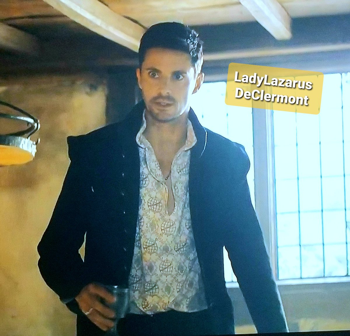 LadyLazarus782's tweet photo. #ThirstTrapThursday This shirt on a #GoodeVampire definitely a trap. #MatthewRoydon #MatthewGoode #MatthewDeClairmont proving he's definitely got a reputation to uphold. @ADiscoveryOfWTV https://t.co/3elDuP7uz1