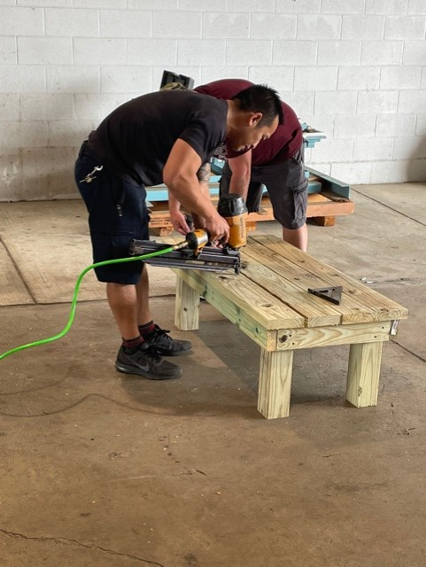 HPD_Explorers's tweet photo. This past weekend, our Westside #HPDExplorers Post 3203 and Westside Patrol Division officers built several benches for outdoor learning.
Helping in the community is part of the Explorers Program! #RelationalPolicing https://t.co/gCNoQNZoSb