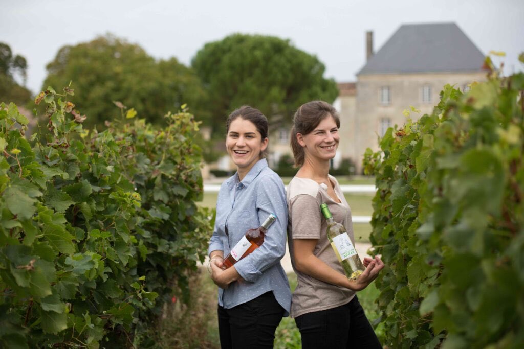 winemaps's tweet photo. How Bordeaux’s Château des Arras is united by two sisters 
https://t.co/rtGB1CtHSc
#Bordeaux #winemaking #Château https://t.co/DnQV7xg9IN