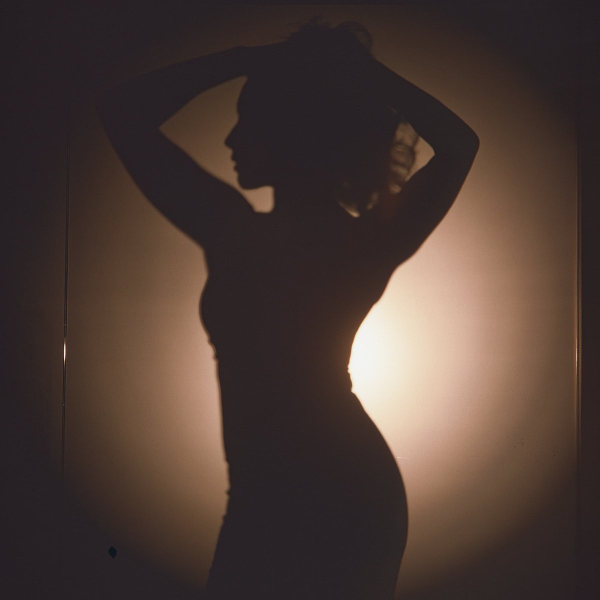 Belladonsah's tweet photo. Playing with light and atmosphere - I got to be guinea pig for an old friend of mine who dabbles in photography. Okay, now back to marking. #vancouverphotography #filmphotography #film #analogue #yvrmodel #model #silhouette https://t.co/OMnnxdjnyw