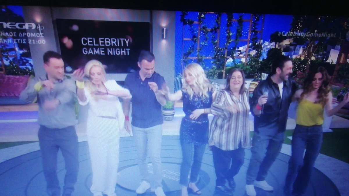 loveisamazingre's tweet photo. #celebritygamenight
Τότε ήταν αστείο, τώρα ειναι ΣΥΓΚΙΝΗΤΙΚΟ! https://t.co/ouMy4Xynkw