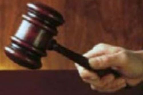 Condenado un tratante de ganado por estafar en la compraventa de diez novillas elportaluco.com/condenado-un-t… 
Acordó con un ganadero la compra de sus reses y cuando éste entregó los animales, el condenado le dio unos pagarés que no se pudieron co...