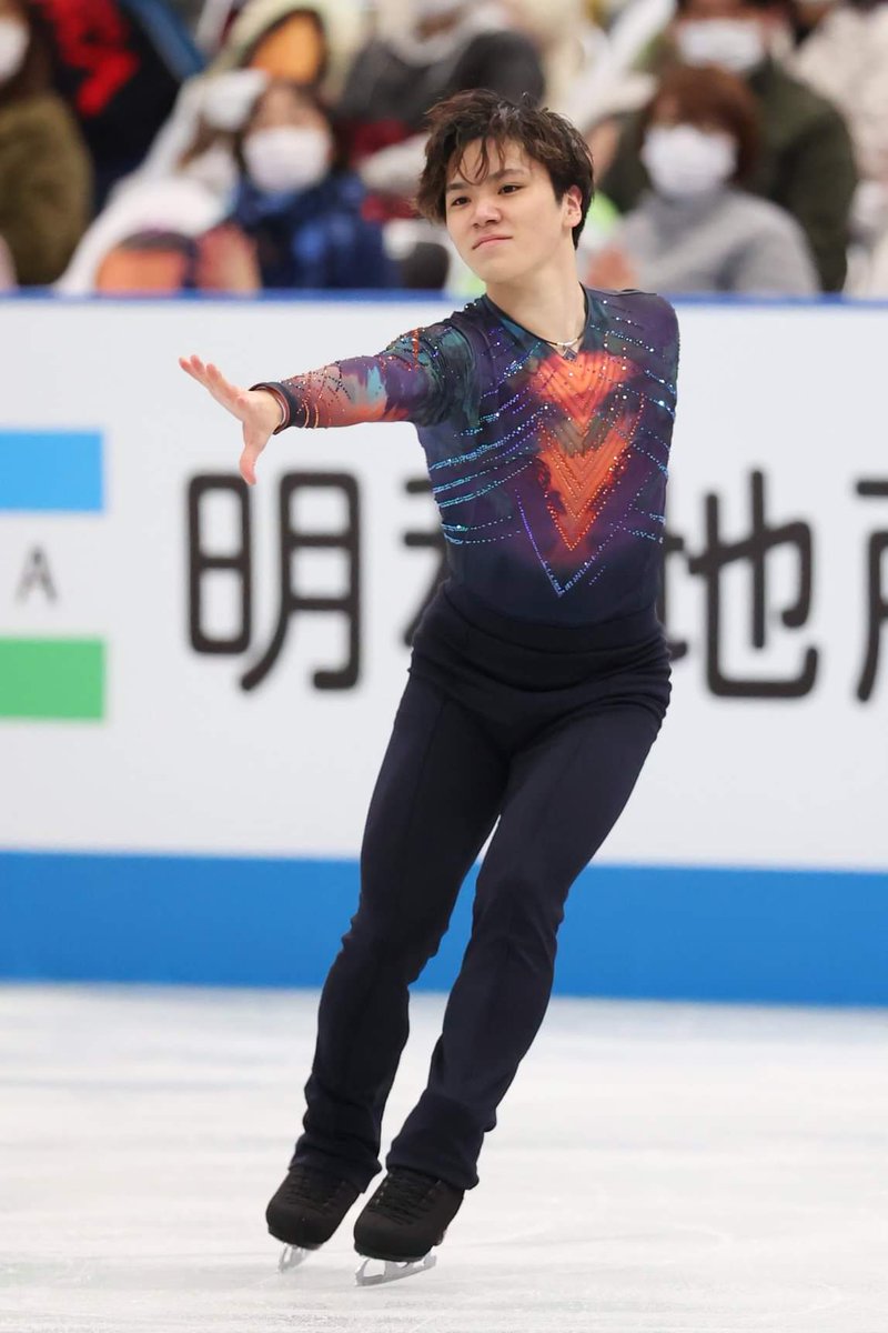 Maripon フィギュアスケートの世界国別対抗戦が15日 大阪で6カ国が参加して開幕 初日は男女のショートプログラム アイスダンスのリズムダンスが行われ 日本は42点で3位につけました 男子spでは宇野昌磨選手が9位 写真 アフロスポーツ