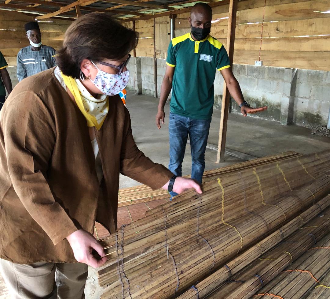 USinNigeria's tweet image. Investing in smart and efficient farming is key to food security in Nigeria. Pleasure to visit Springboard which helps increase farmer’s income through cooperative and innovative agricultural approaches! #InvestingInNigeria #Food #USinNigeria