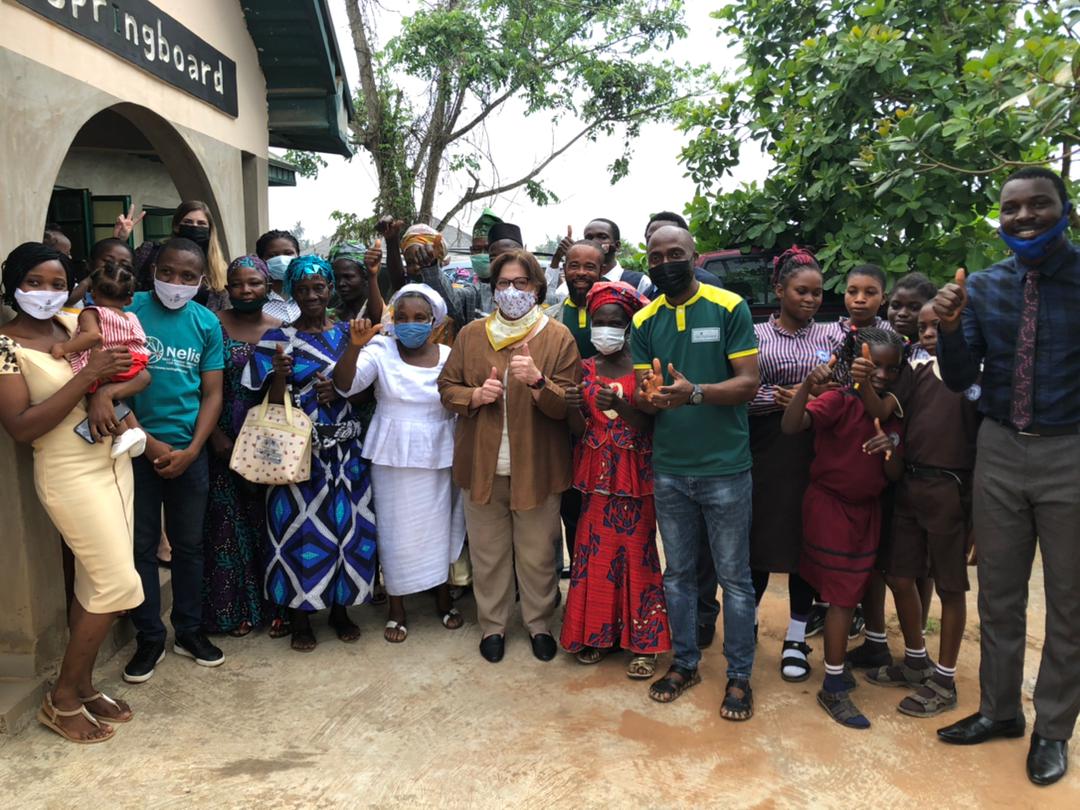 USinNigeria's tweet image. Investing in smart and efficient farming is key to food security in Nigeria. Pleasure to visit Springboard which helps increase farmer’s income through cooperative and innovative agricultural approaches! #InvestingInNigeria #Food #USinNigeria