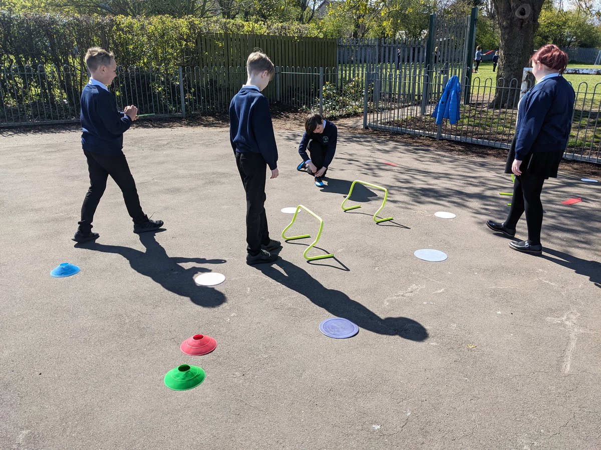 SpringCottagePS's tweet image. Active ICT in today's computing lesson for #SpringCottage6TU 🏃🏃‍♀️💻 we used the PE equipment to create algorithms for our obstacle courses! @HullActiveSch @HorizonAcad